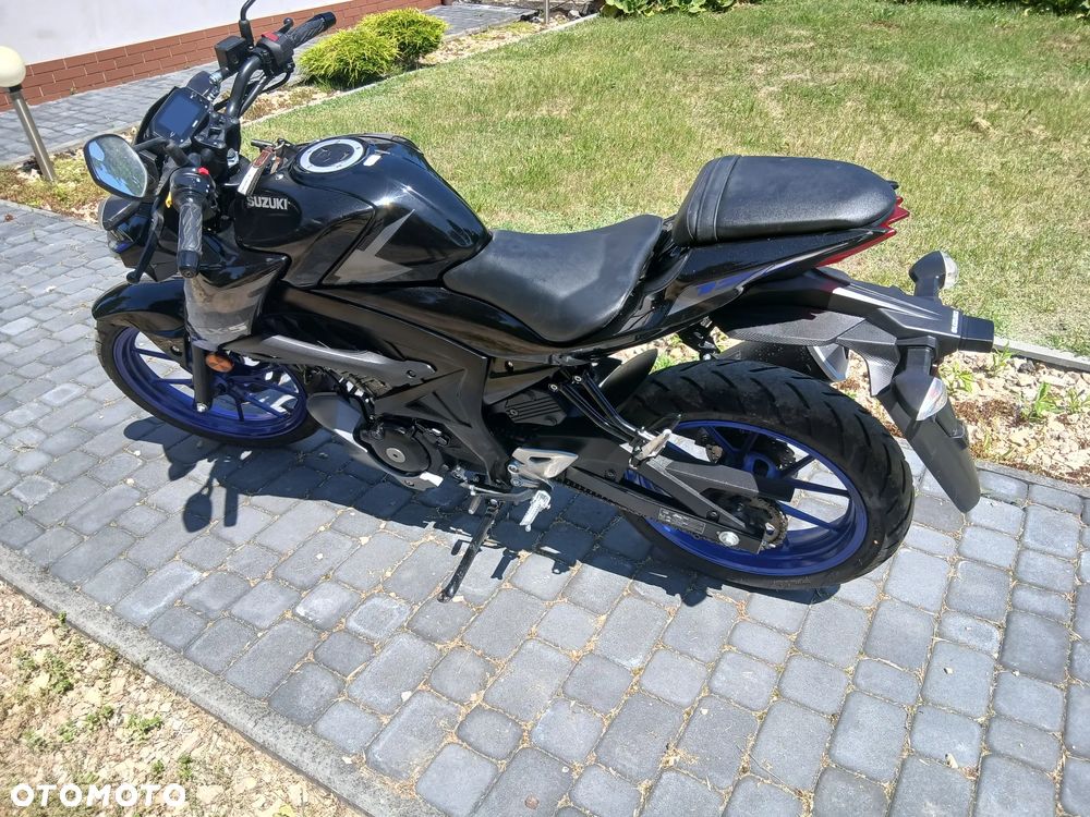 Suzuki GSX - 4