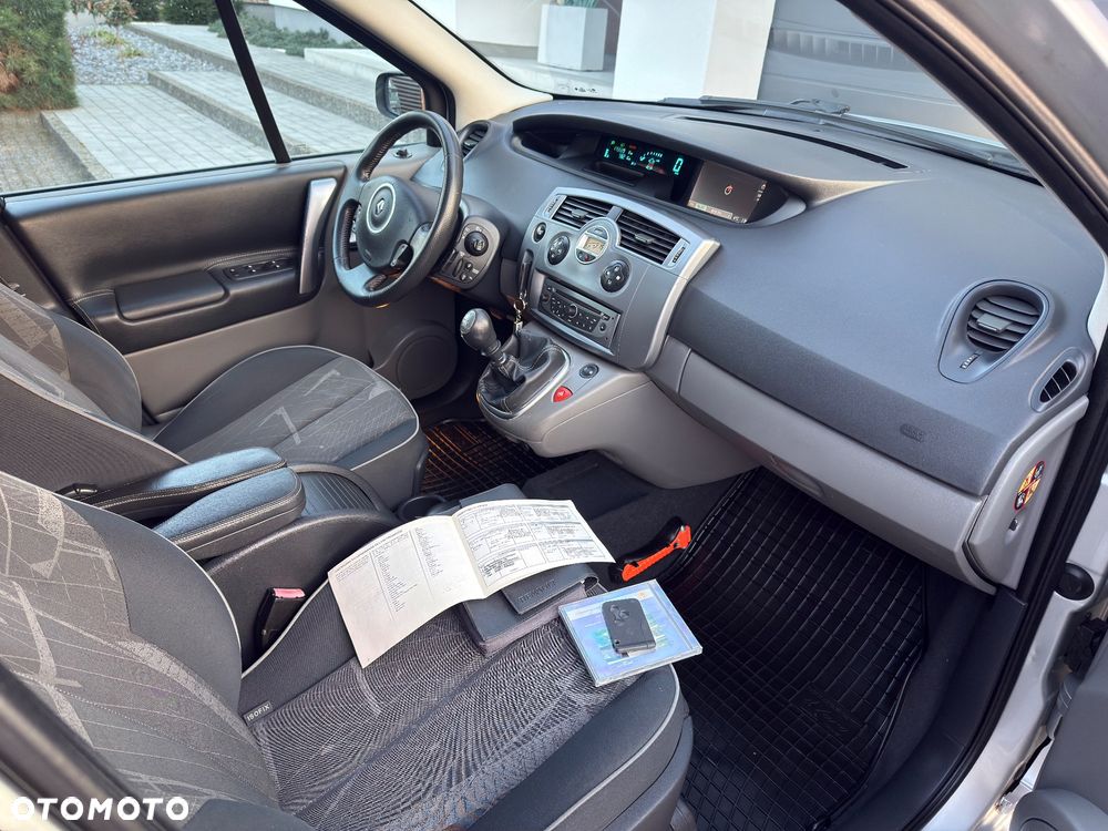 Renault Scenic 2.0 16V Privilege - 14