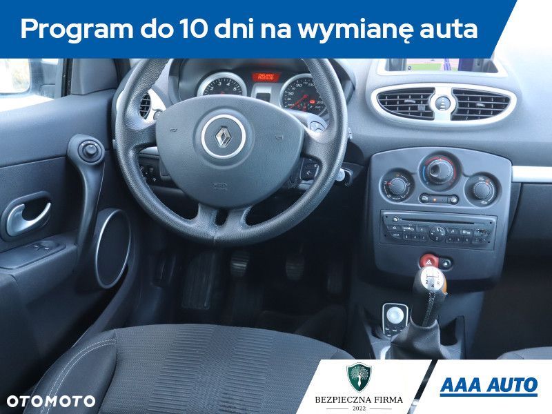 Renault Clio - 9