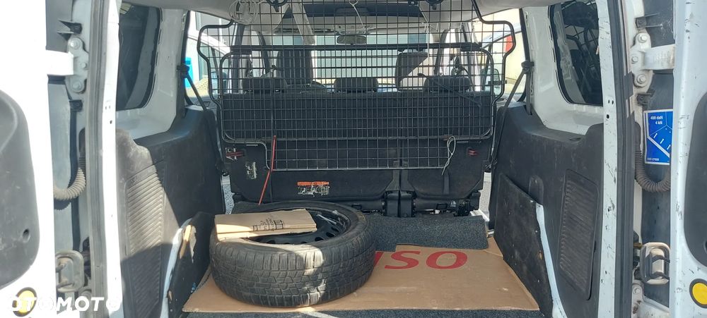 Ford Transit Connect - 12