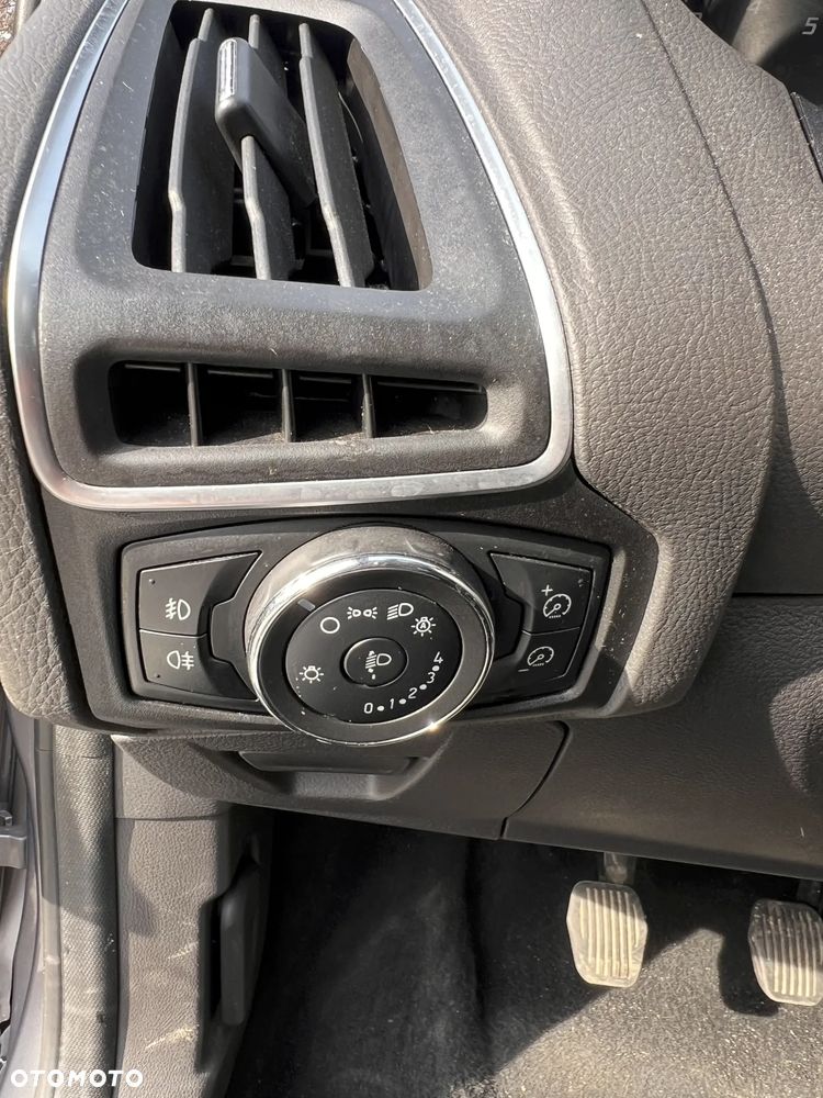 Ford Focus 1.6 EcoBoost Titanium - 16