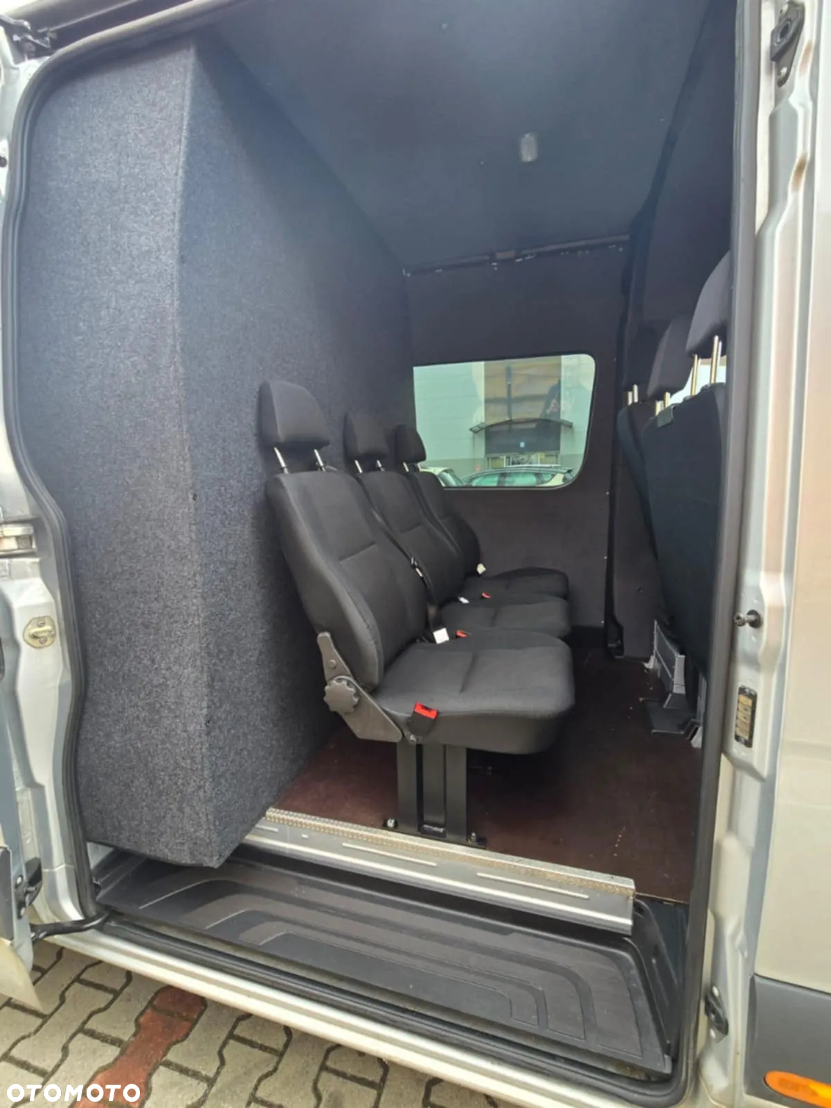 Mercedes-Benz Sprinter - 13