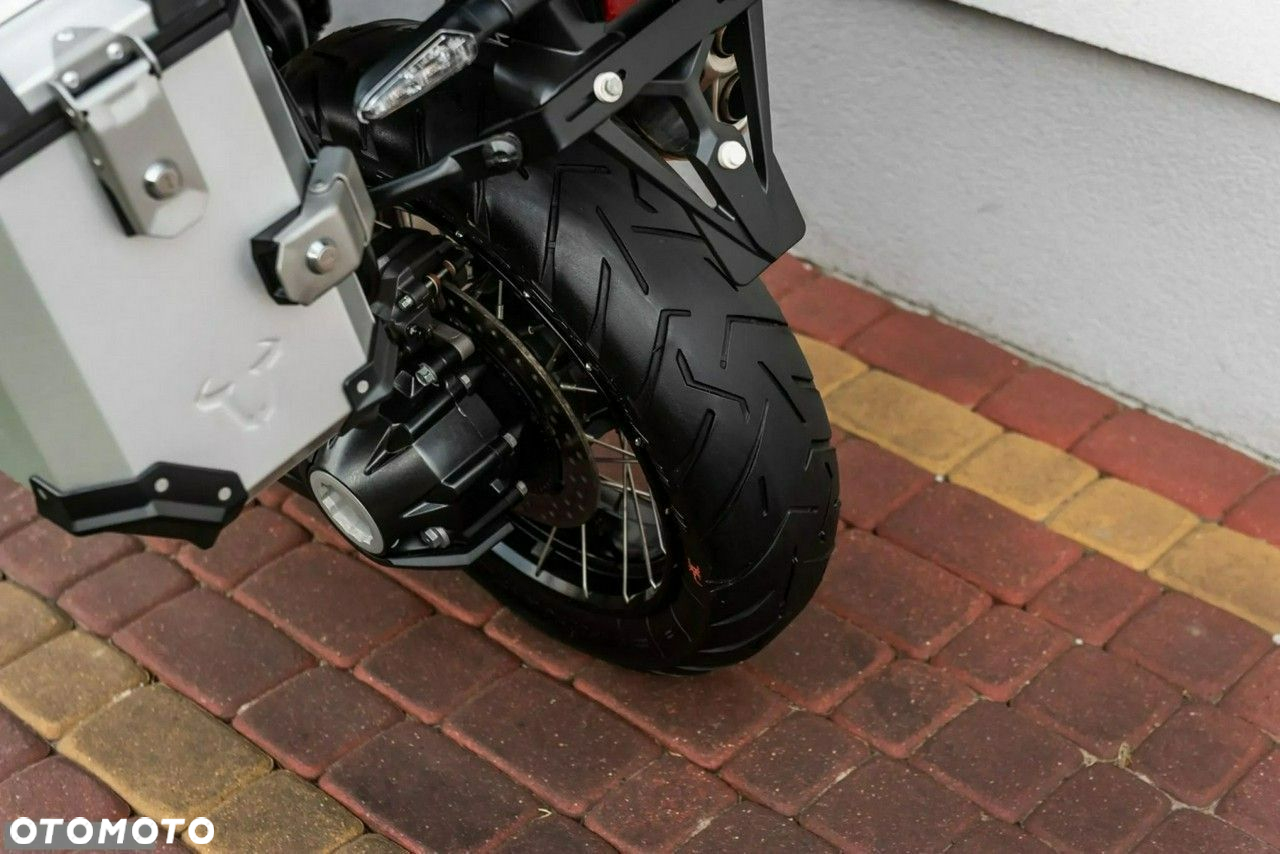 Honda VFR - 8
