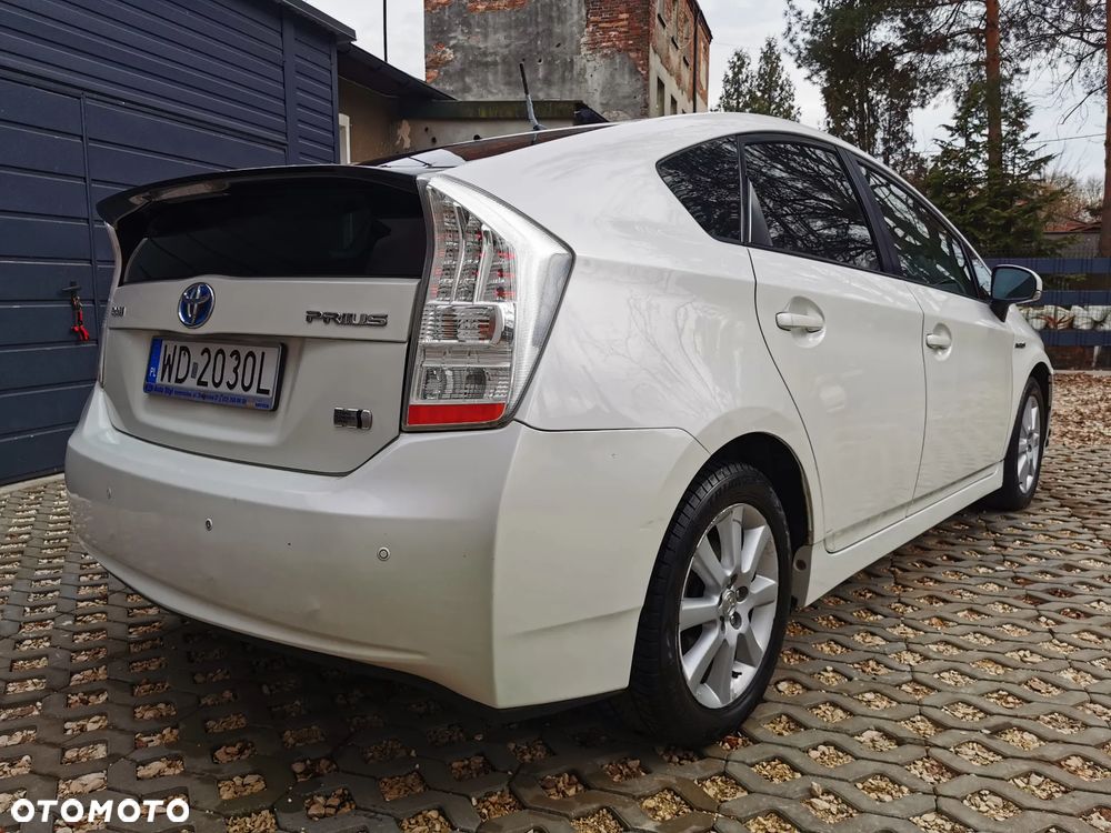 Toyota Prius - 4