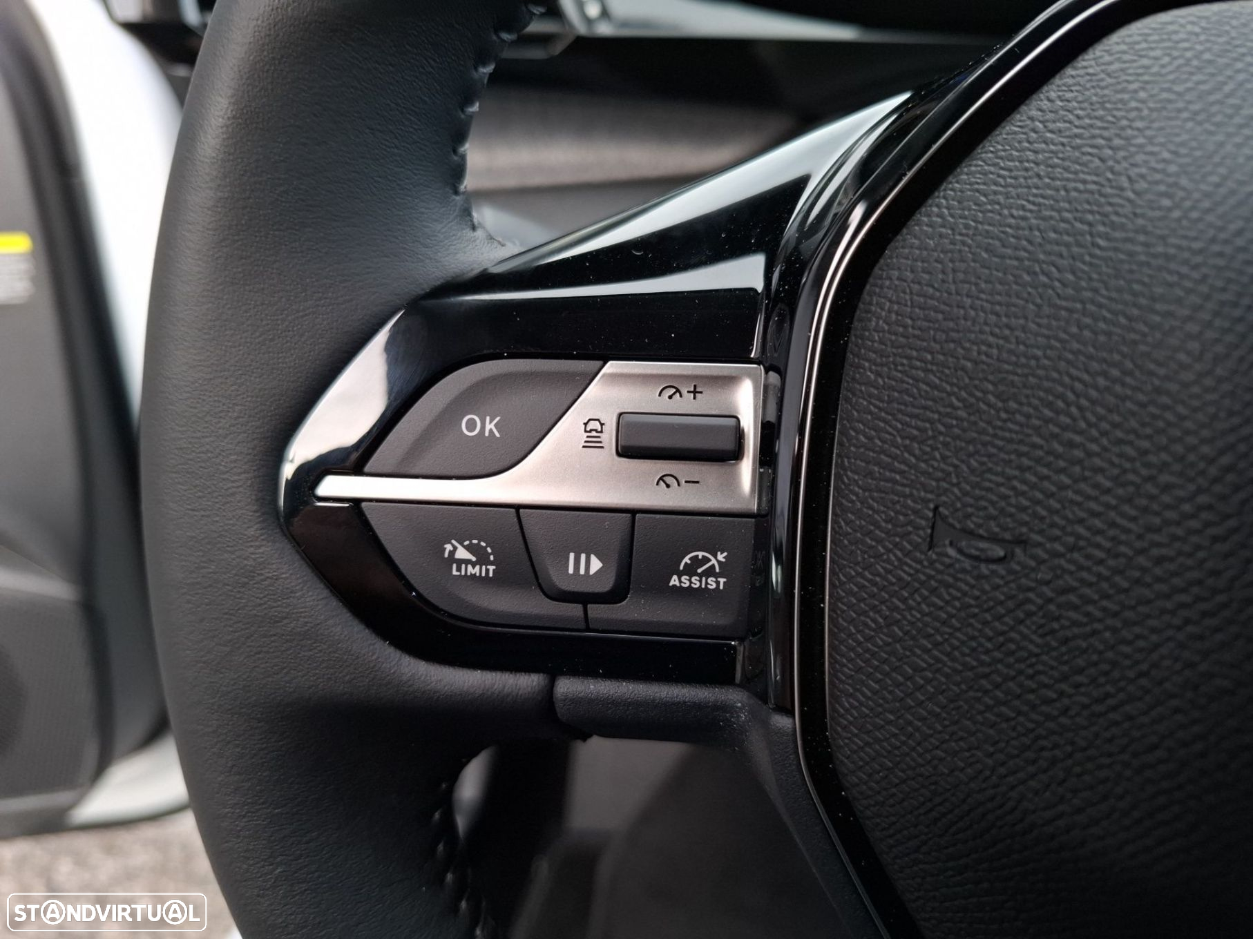 Peugeot e-308 54 kWh Allure - 15