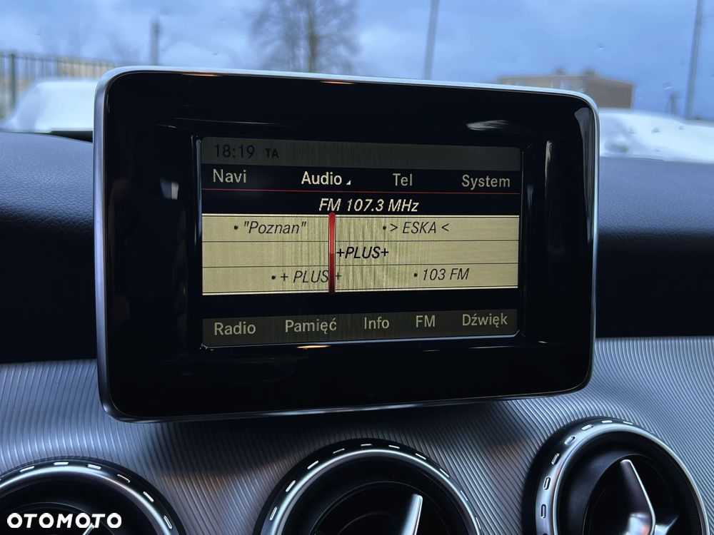 Mercedes-Benz GLA 200 7G-DCT Style - 28