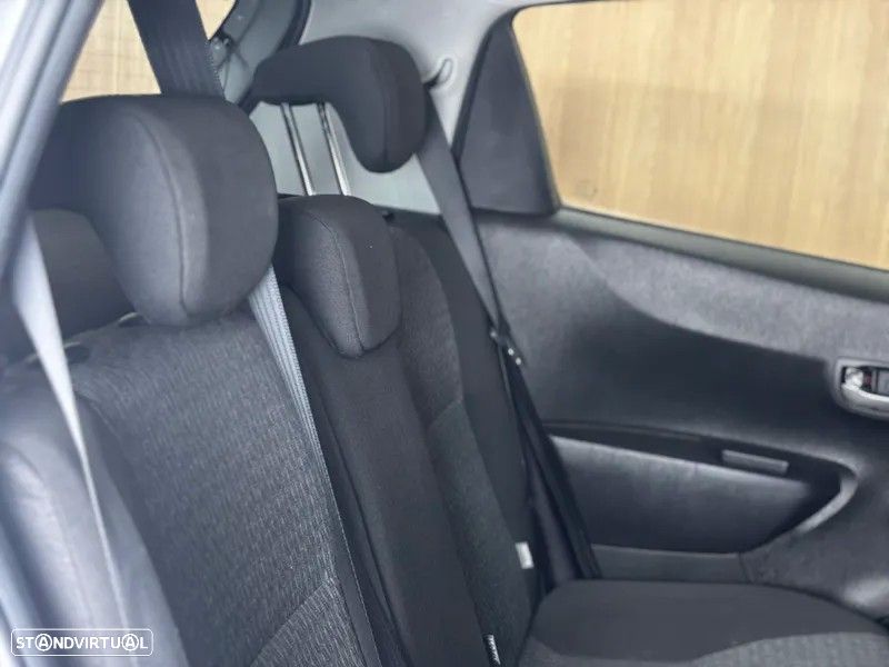 Toyota Yaris 1.4 D-4D ACtive - 10