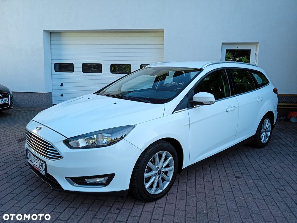 Ford Focus 1.6 TDCi DPF Start-Stopp-System SYNC Edition - 4
