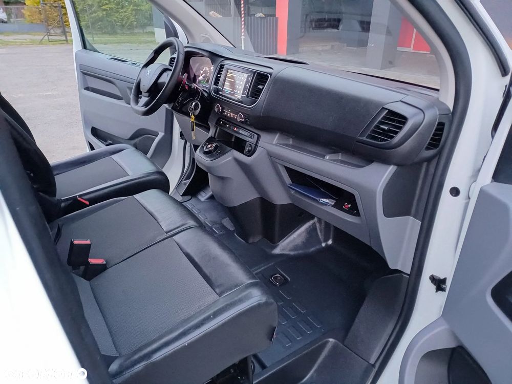 Peugeot Expert Vivaro proace - 17