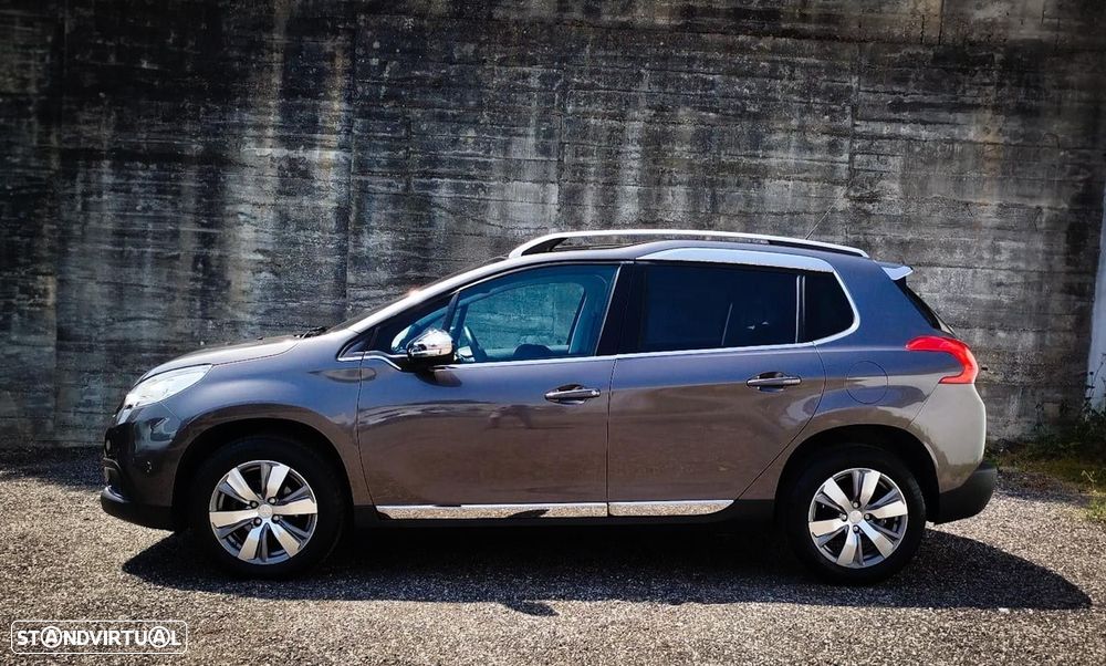 Peugeot 2008 1.2 PureTech Allure - 2