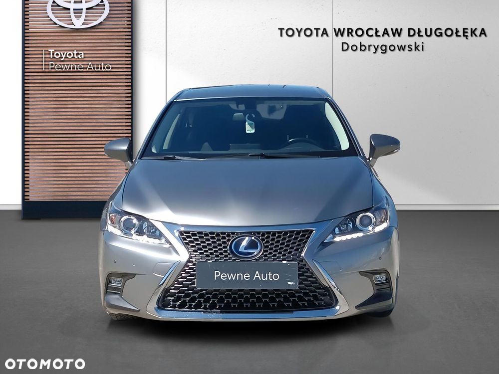 Lexus CT - 9
