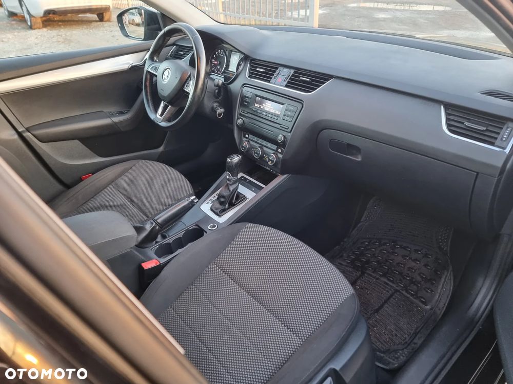 Skoda Octavia 1.6 TDI Ambiente DSG - 15