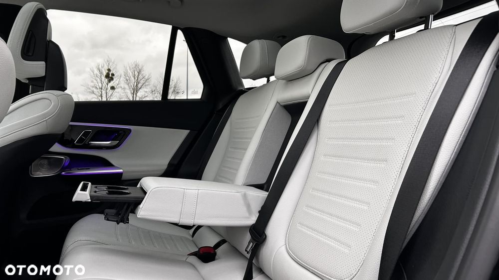 Mercedes-Benz GLC - 32