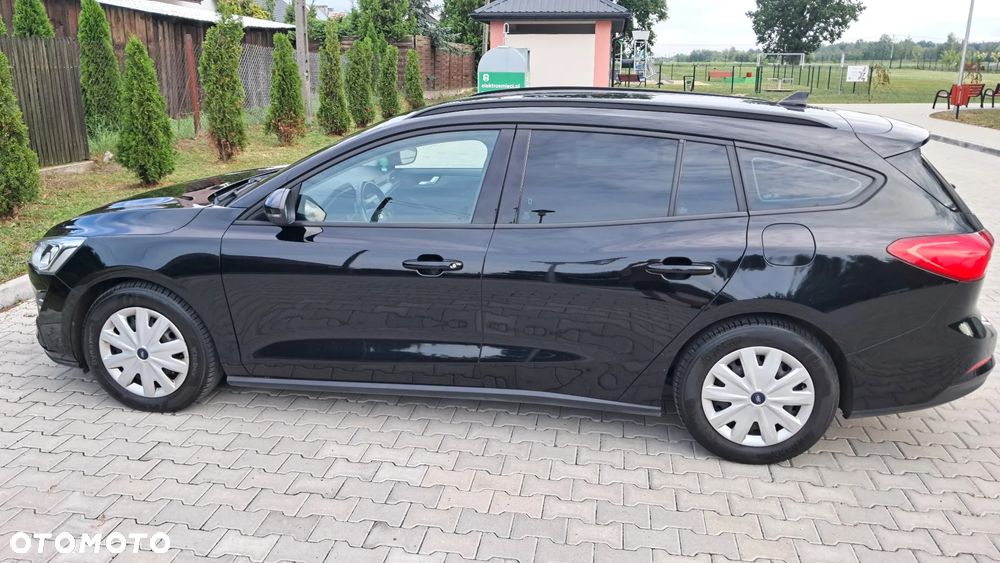 Ford Focus SW - 8