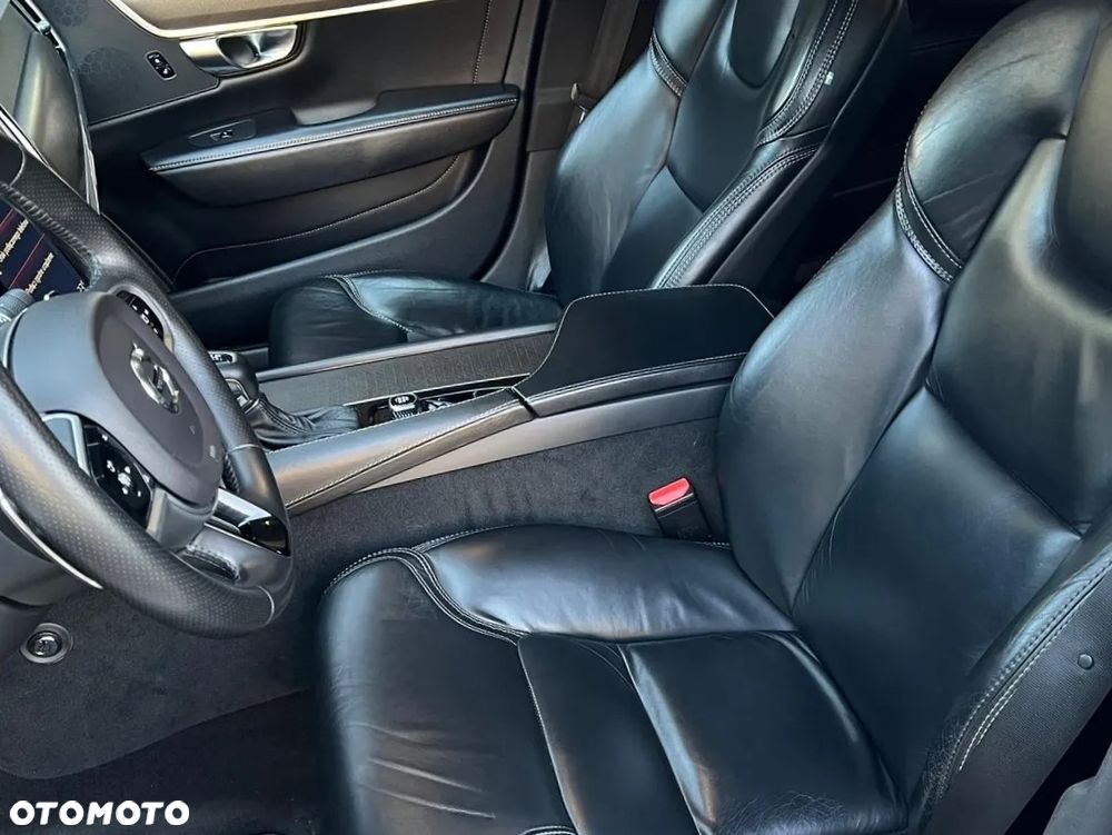 Volvo V90 Cross Country - 38