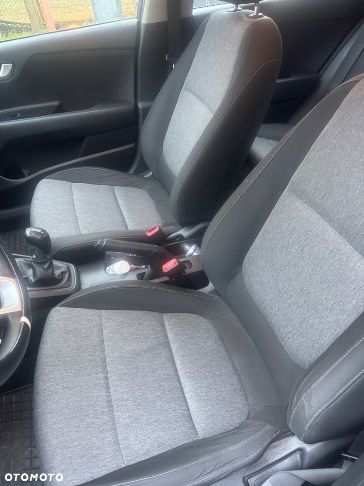 Kia Stonic 1.4 L - 9