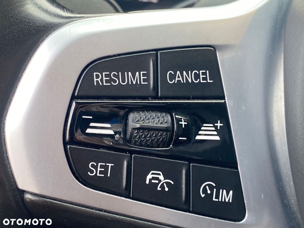 BMW Seria 5 530i Luxury Line sport - 23