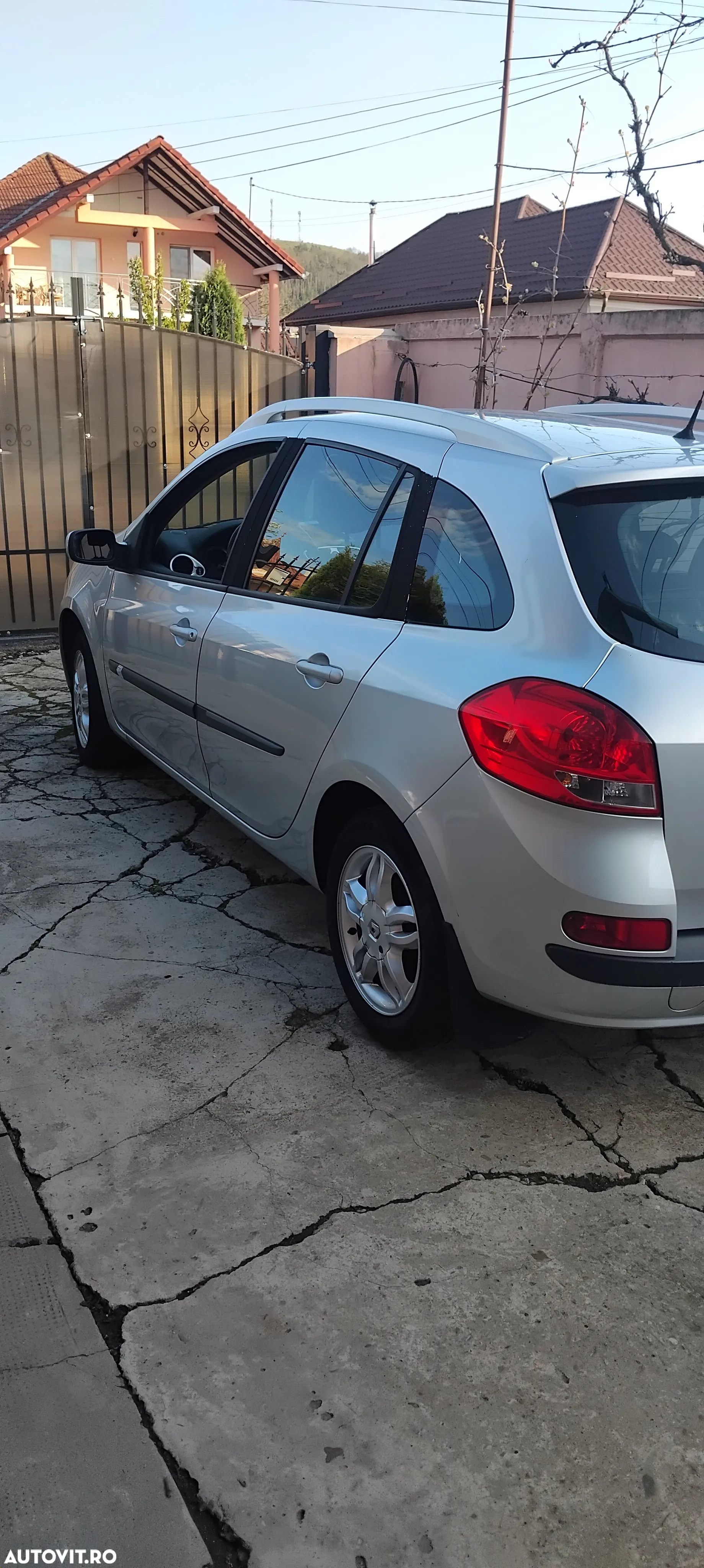 Renault Clio 1.2 16V 75 Collection - 11