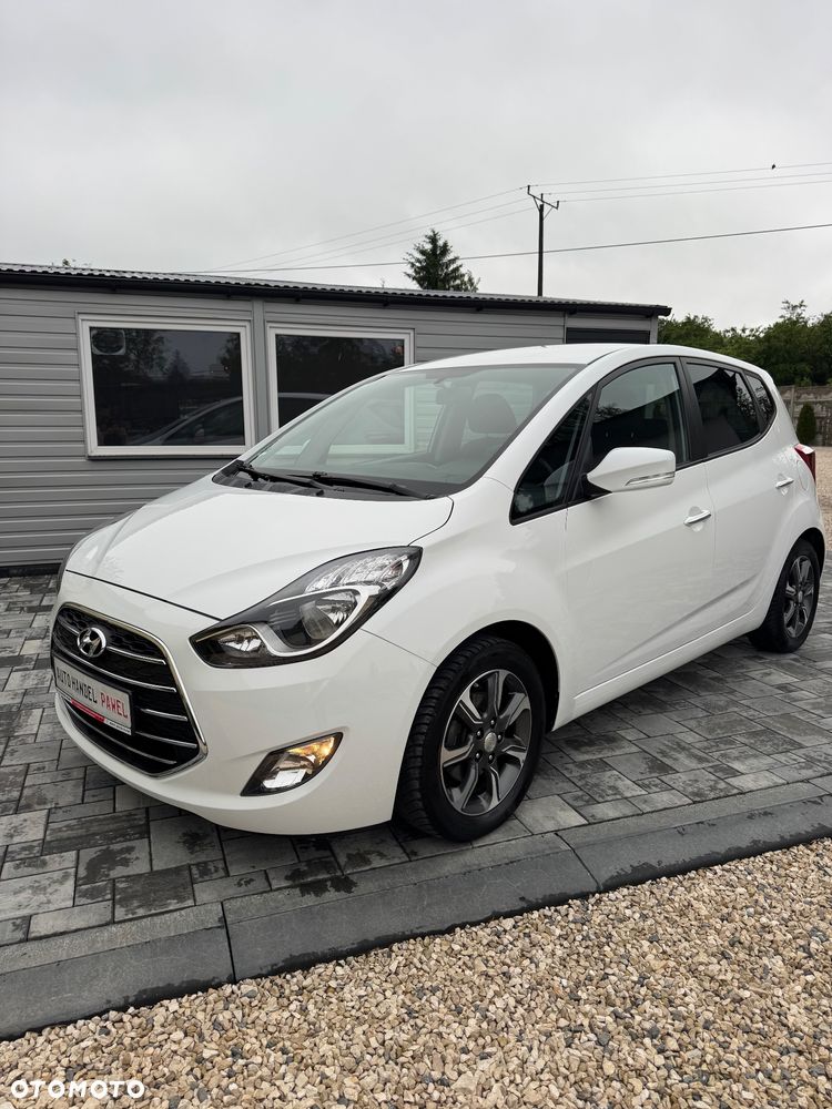Hyundai ix20 1.4 Premium blue - 11