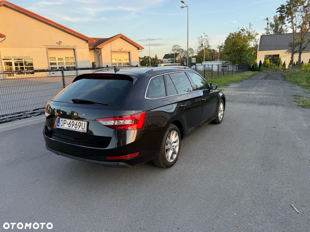 Skoda Superb 2.0 TDI Style DSG - 2