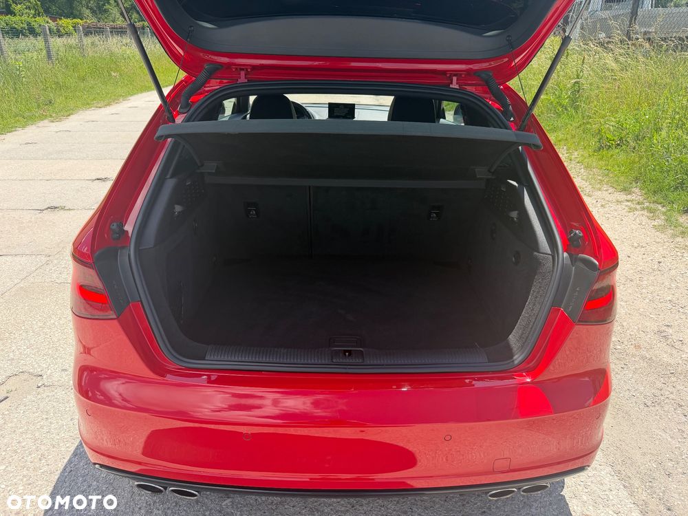 Audi S3 S tronic - 18