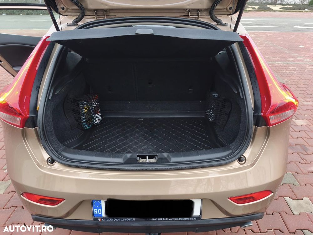 Volvo V40 D3 Aut. Inscription - 11