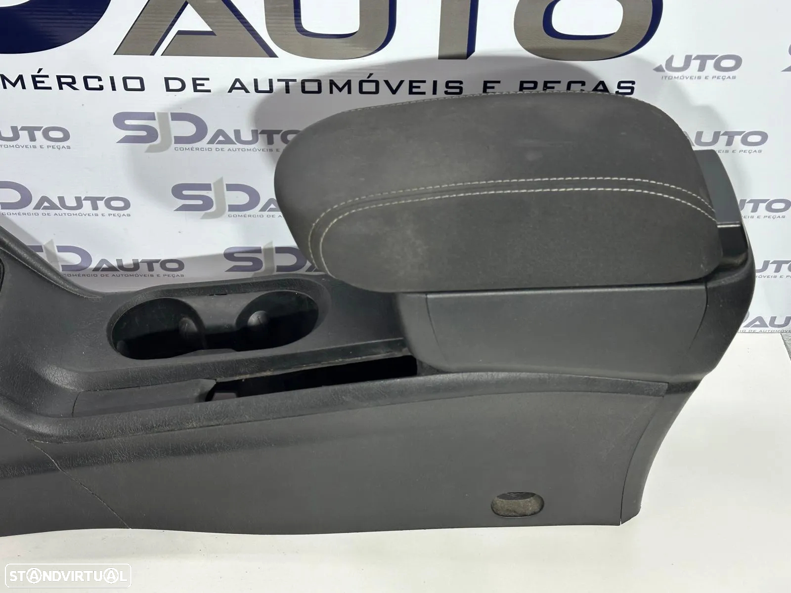 Consola Central + Apoio Braço - Fiat Tipo (2016) - 2