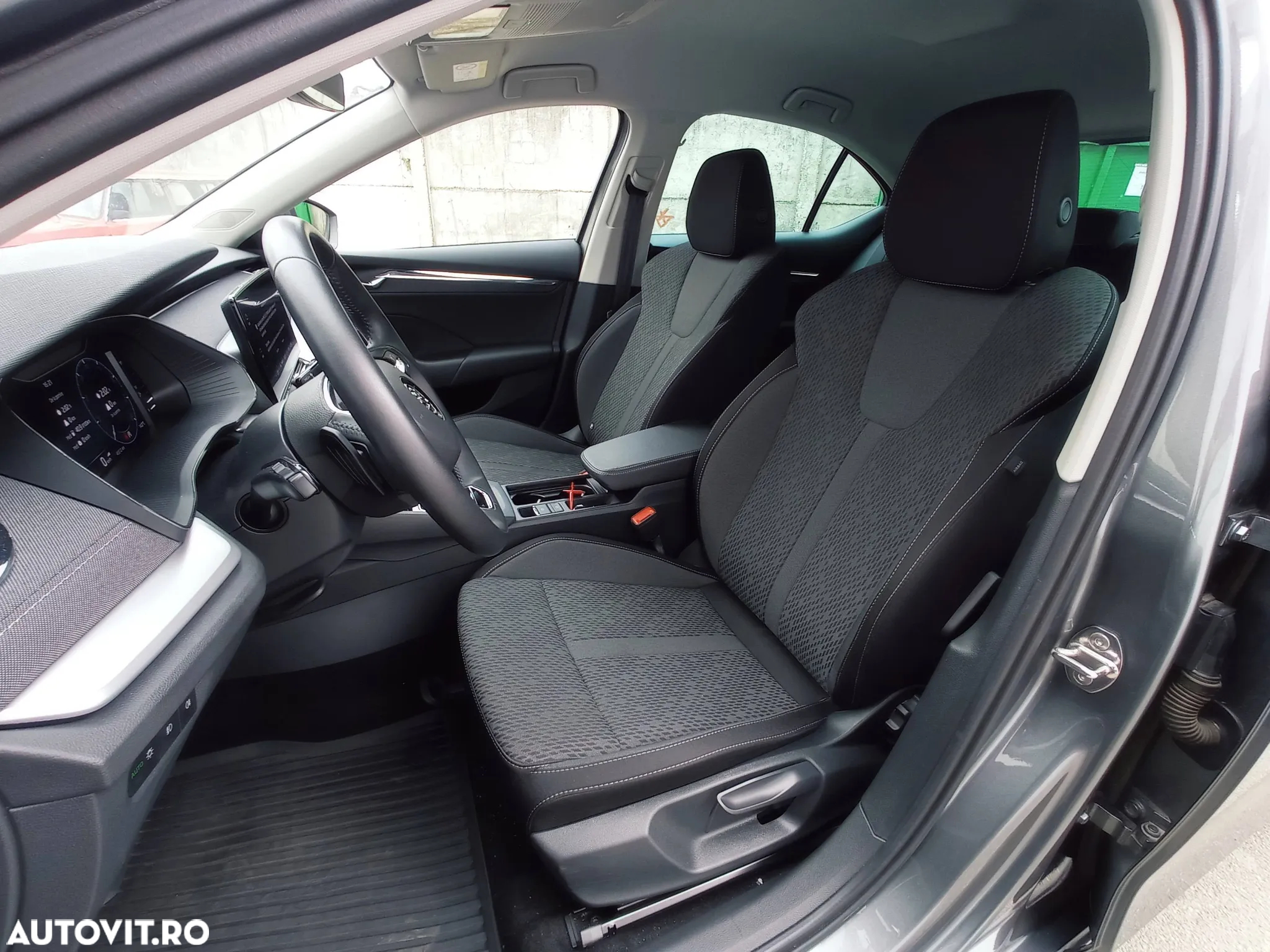 Skoda Octavia 2.0 TDI DSG Style - 33