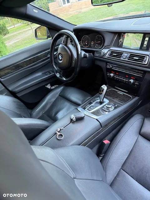 BMW Seria 7 740d xDrive - 13