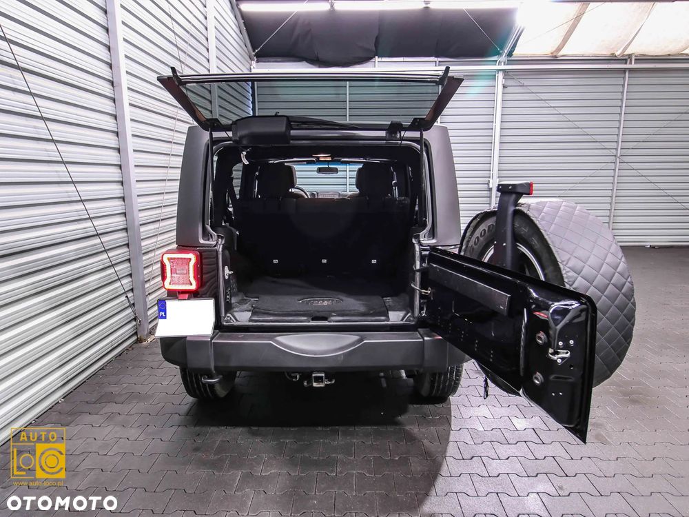 Jeep Wrangler 3.6 Unlim Night Eagle - 14