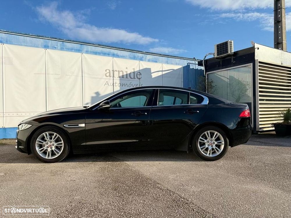 Jaguar XE 2.0 D Pure - 11