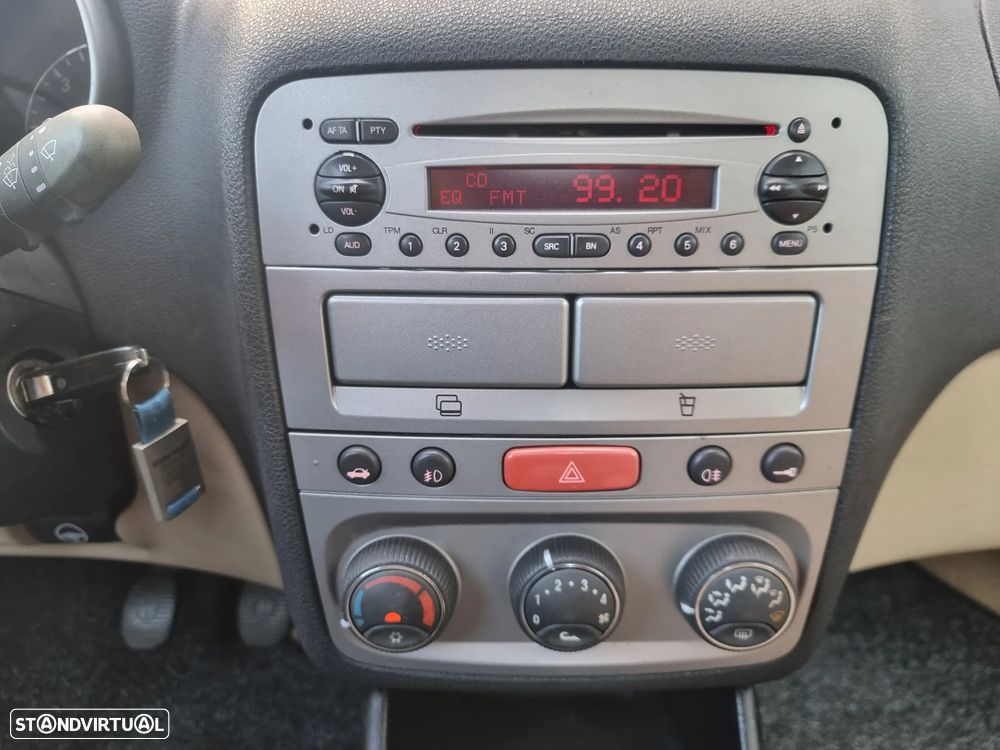 Alfa Romeo 147 1.9 JTD Distinctive - 13