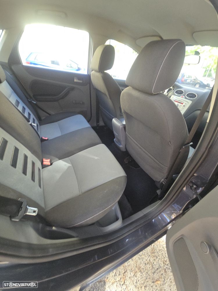 Ford Focus 1.6 TDCi Sport - 25