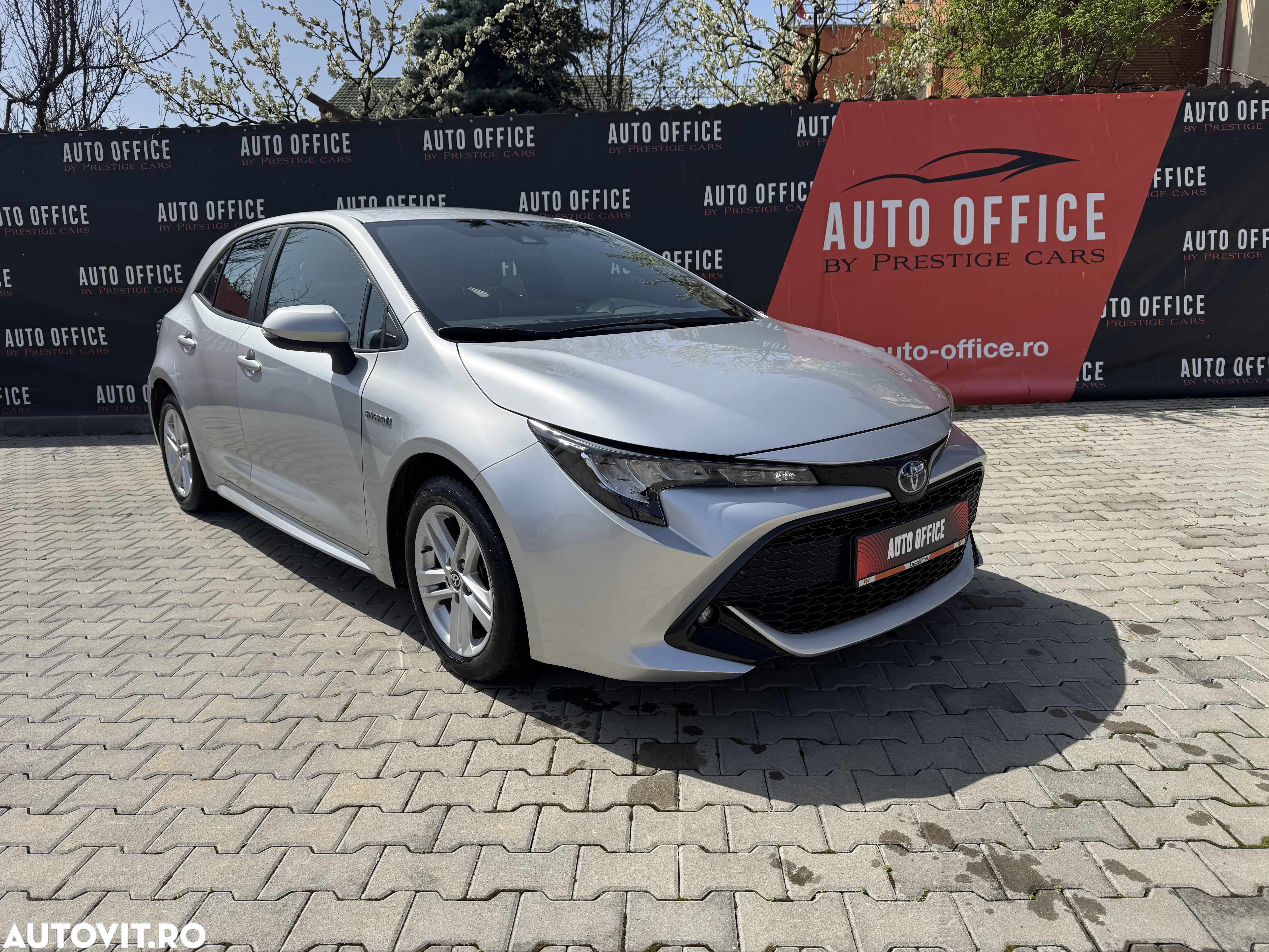 Toyota Corolla 1.8 HSD Dynamic - 1