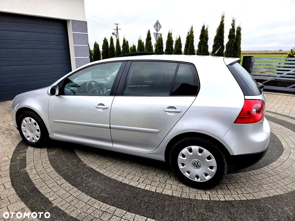 Volkswagen Golf - 10