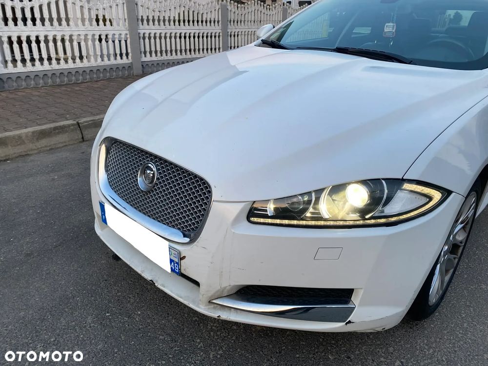 Jaguar XF 3.0 V6 D Luxury - 29