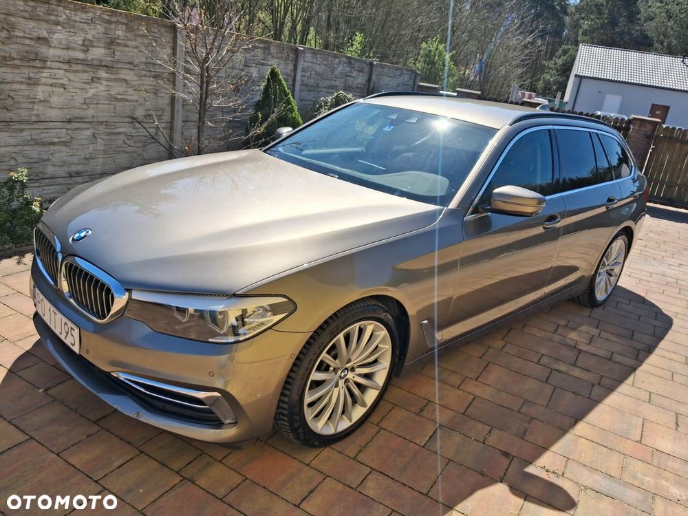BMW Seria 5 530d xDrive Luxury Line - 1