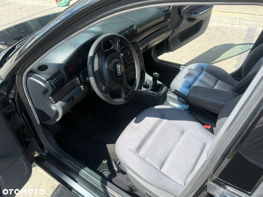 Audi A4 Limousine - 17
