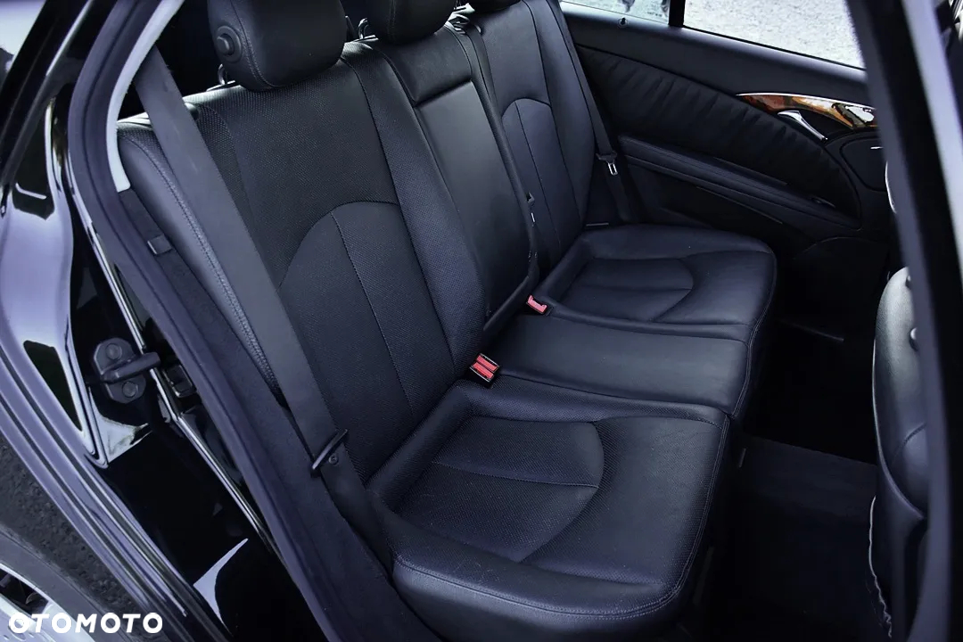 Mercedes-Benz Klasa E 320 4-Matic T Avantgarde - 37