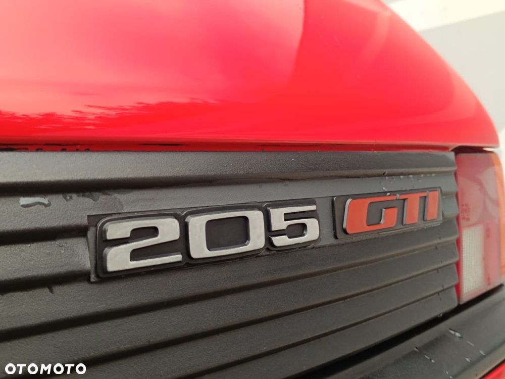 Peugeot 205 - 33