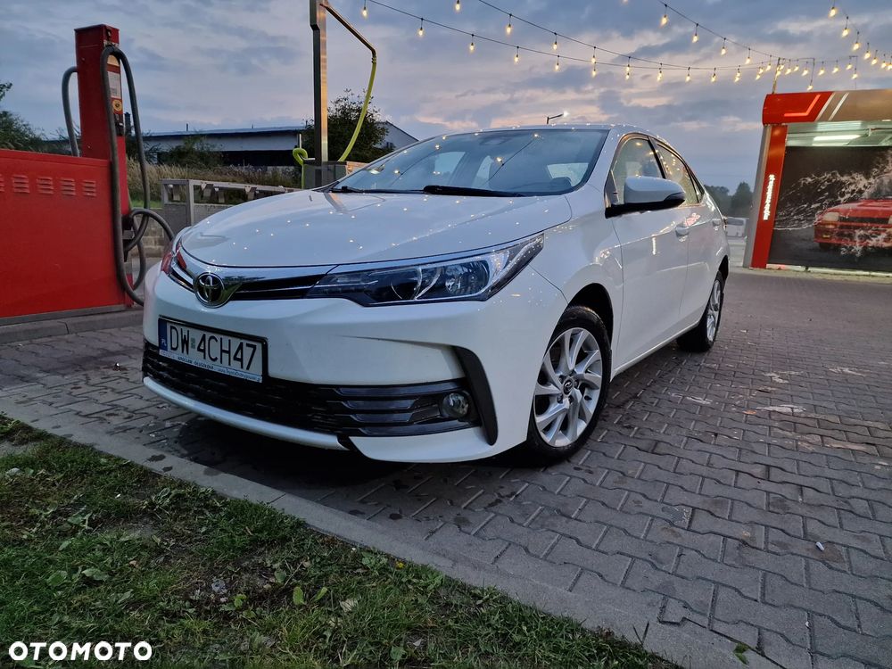 Toyota Corolla 2017 photo 2