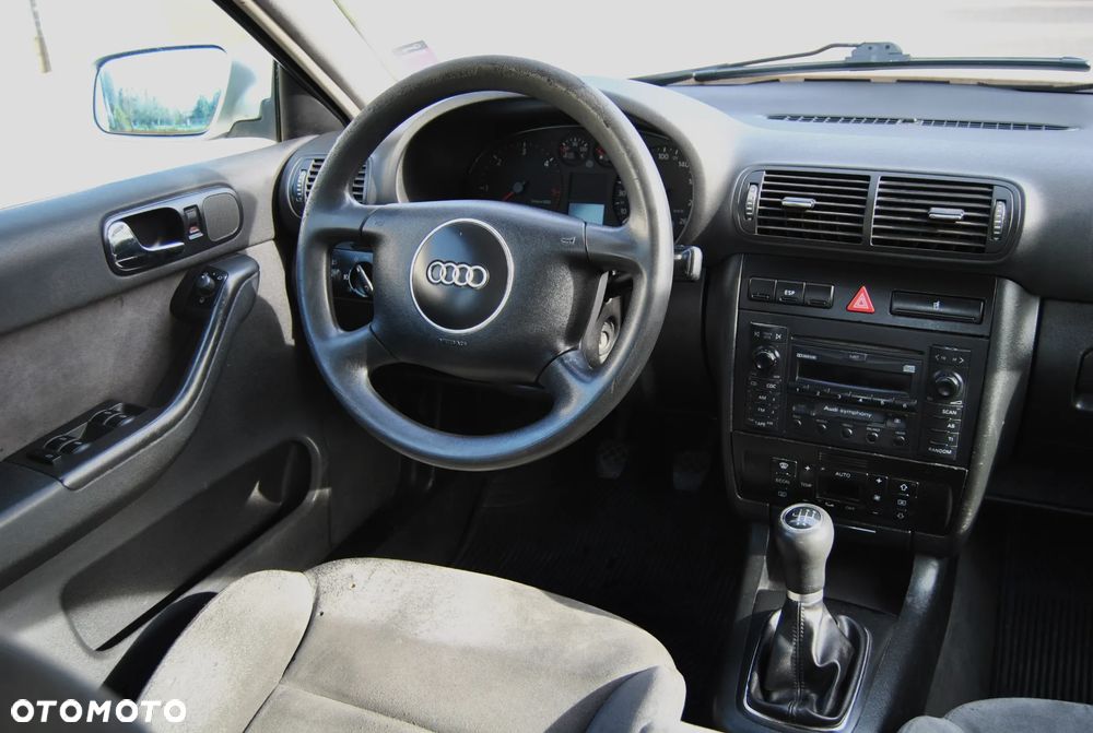 Audi A3 Sportback 1.9 TDI Ambiente - 11