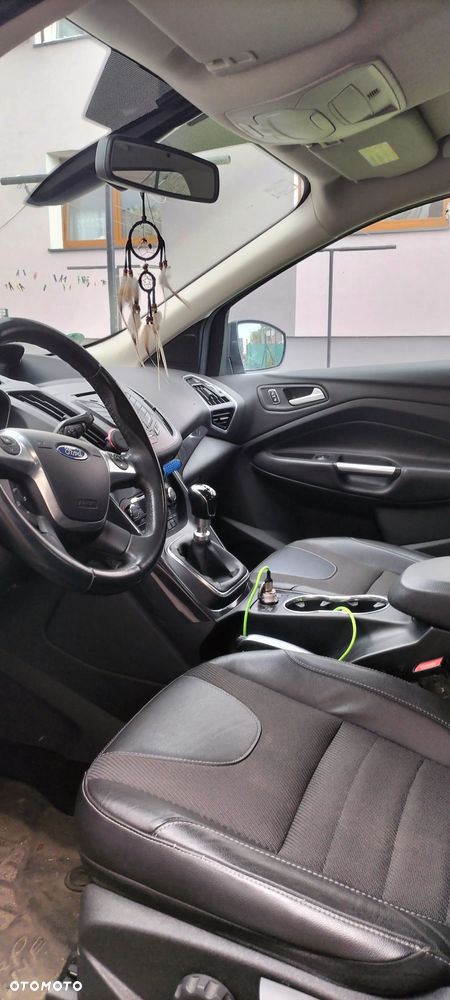 Ford Kuga - 9