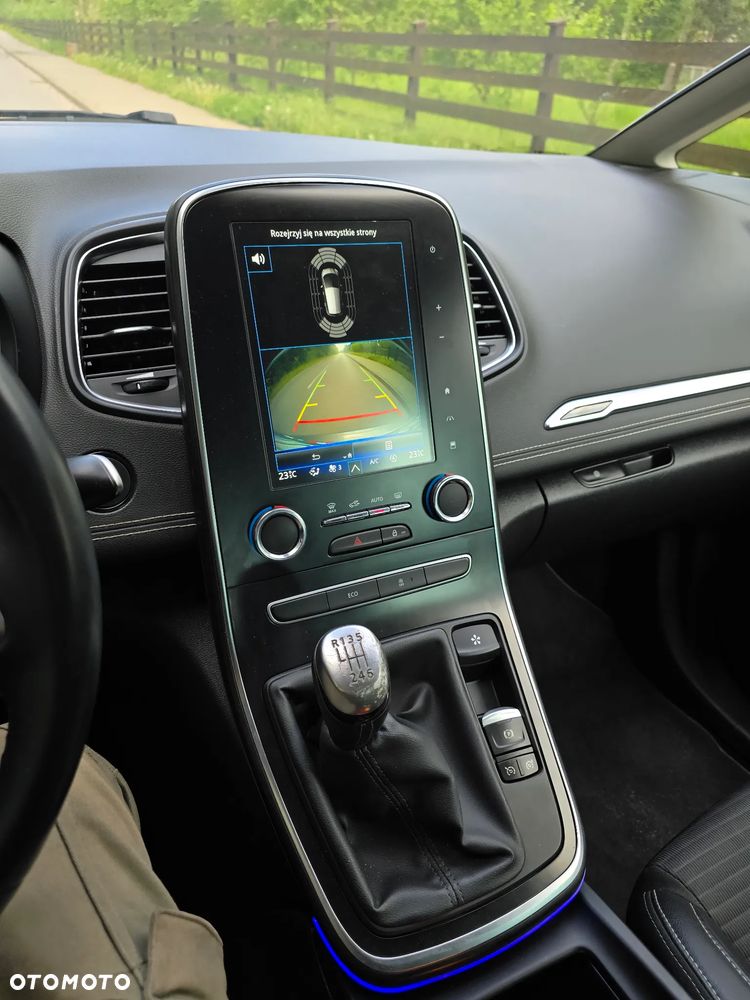 Renault Scenic - 31