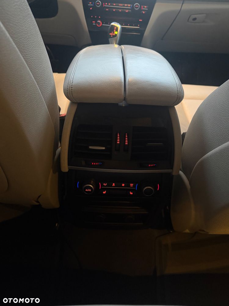 BMW X5 xDrive35i - 14