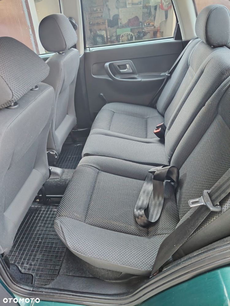 Volkswagen Polo - 11