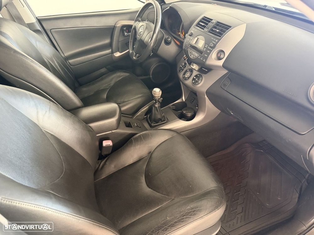 Toyota RAV4 2.2 D-4D - 5