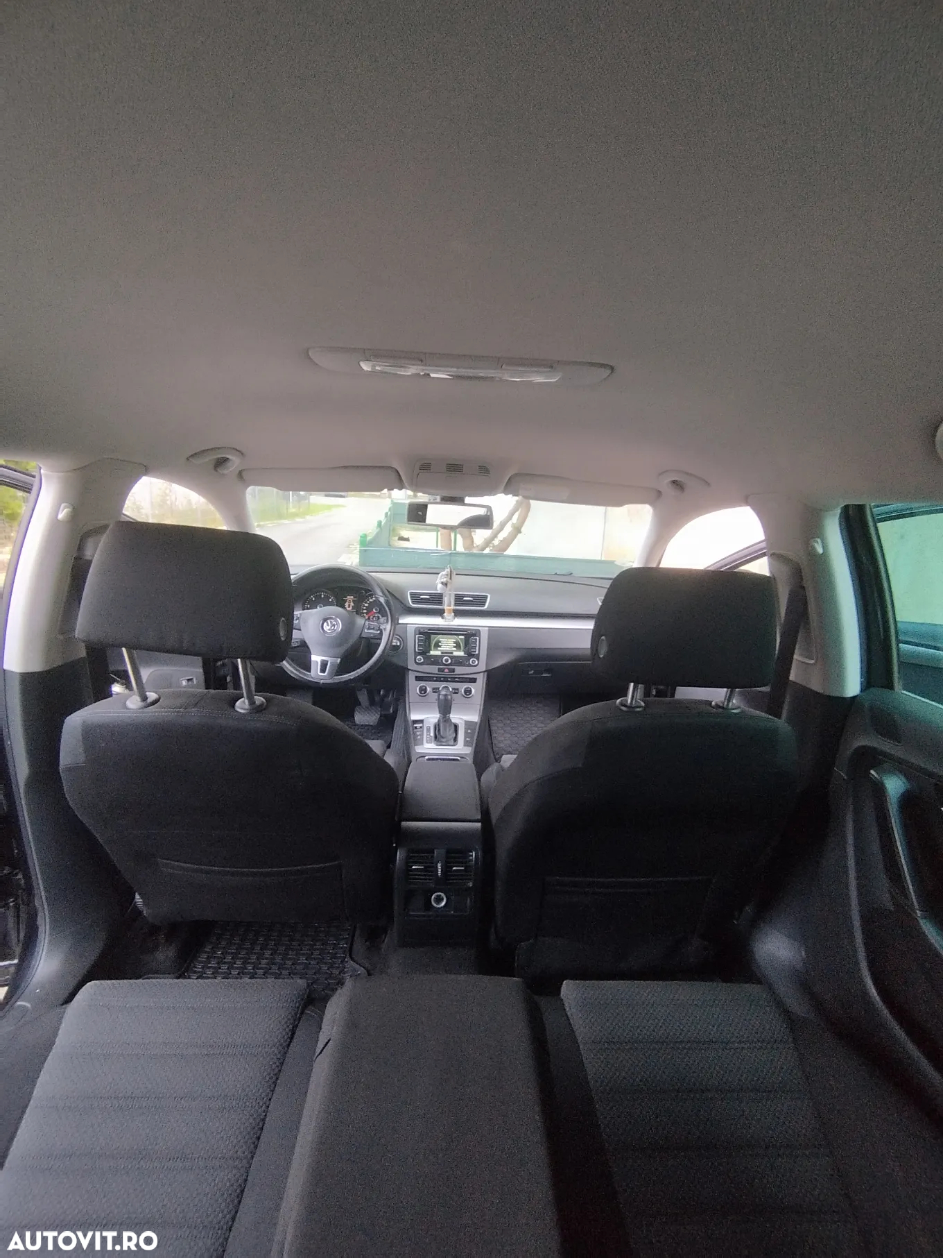 Volkswagen Passat Variant 2.0 TDI BlueMotion Technology DSG Trendline - 9