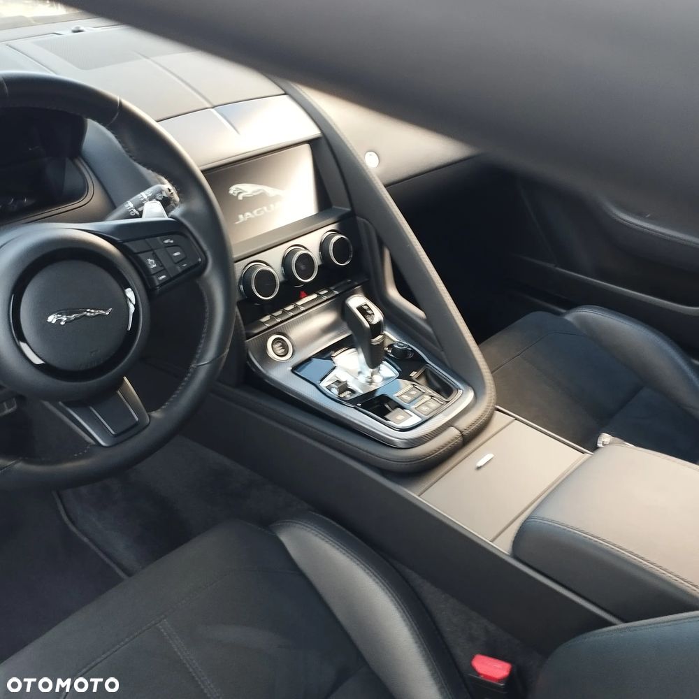 Jaguar F-Type 2.0 Turbo R-Dynamic - 8