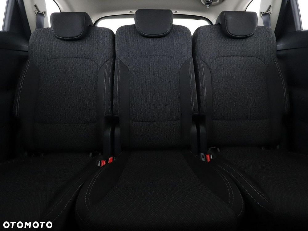 Kia Carens 1.6 GDI Dream-Team Edition - 19